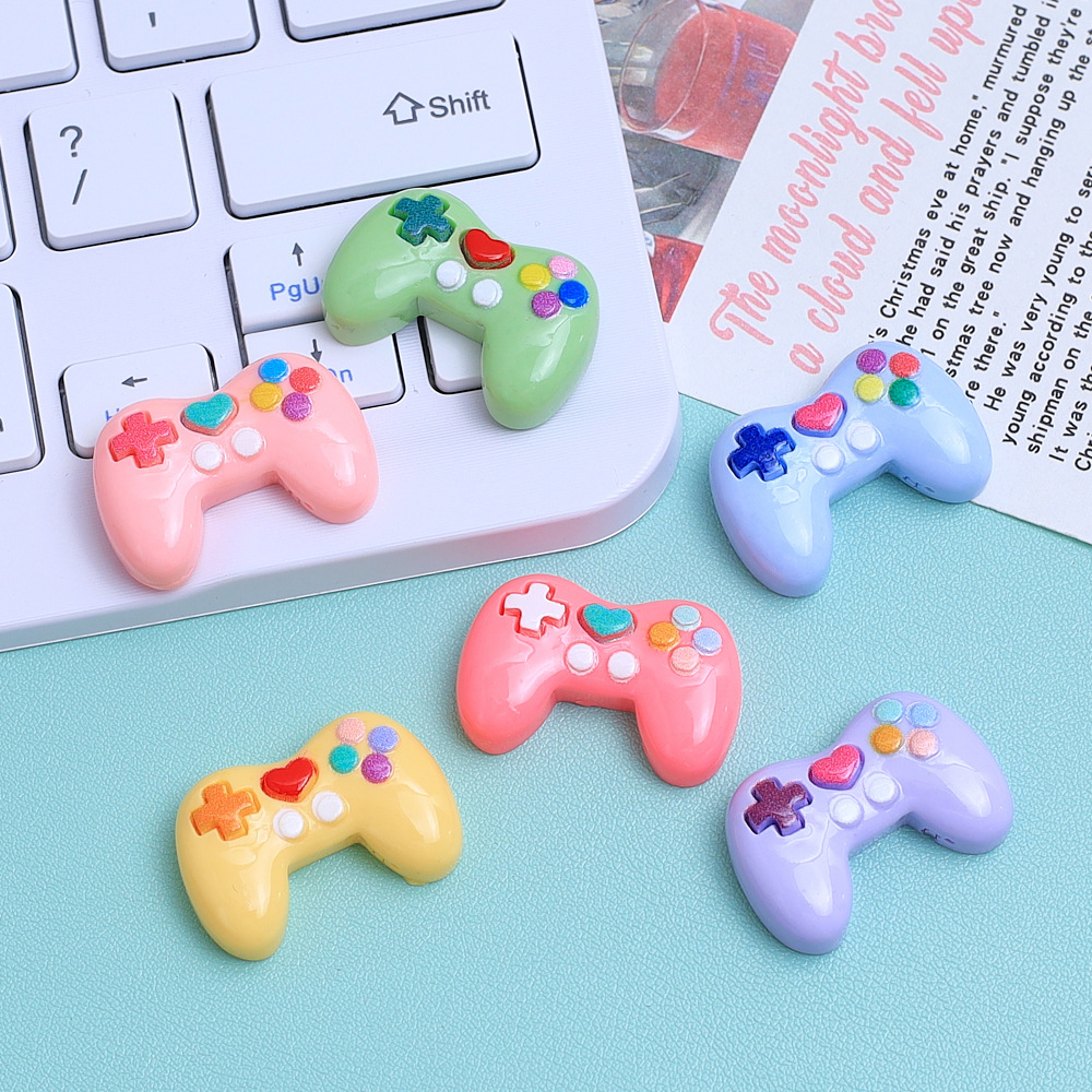 5 Pezzi Ciondoli in Resina a F - Gaming Console With recensione e prezzo