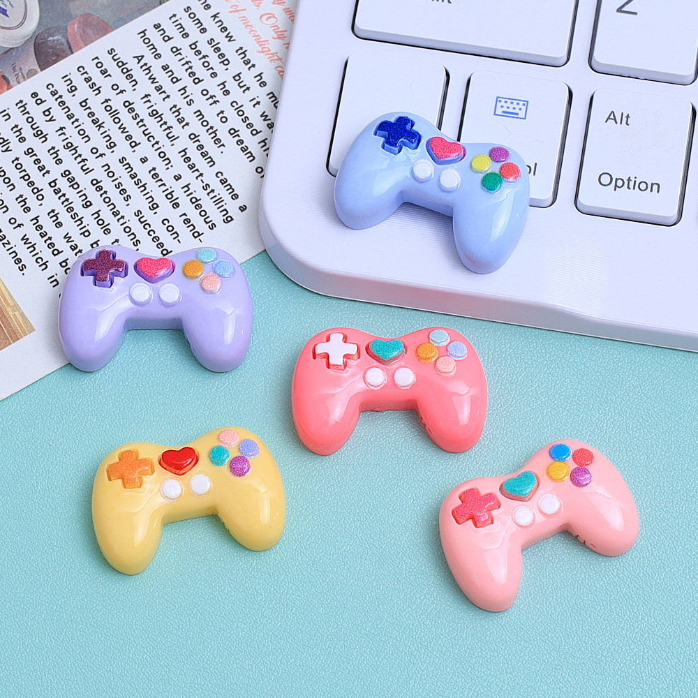 5 Pezzi Ciondoli in Resina a F - Gaming Console With recensione e prezzo