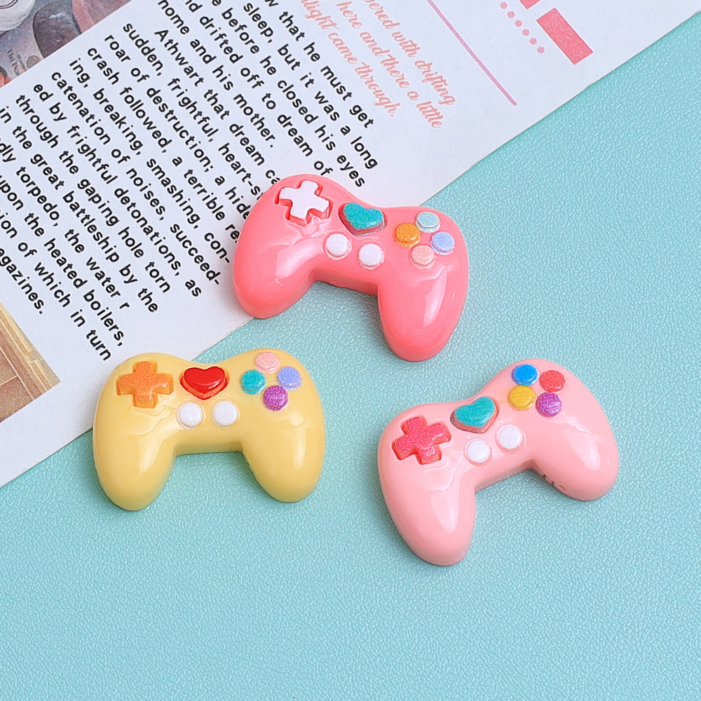 5 Pezzi Ciondoli in Resina a F - Gaming Console With recensione e prezzo